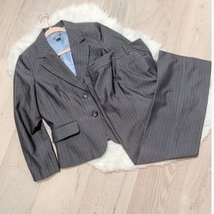 Ann Taylor Pen Striped Slacks SZ 6P